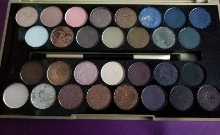 Makeup Revolution London Fortune Favours the Brave Eyeshadow Pallette – review and swatches